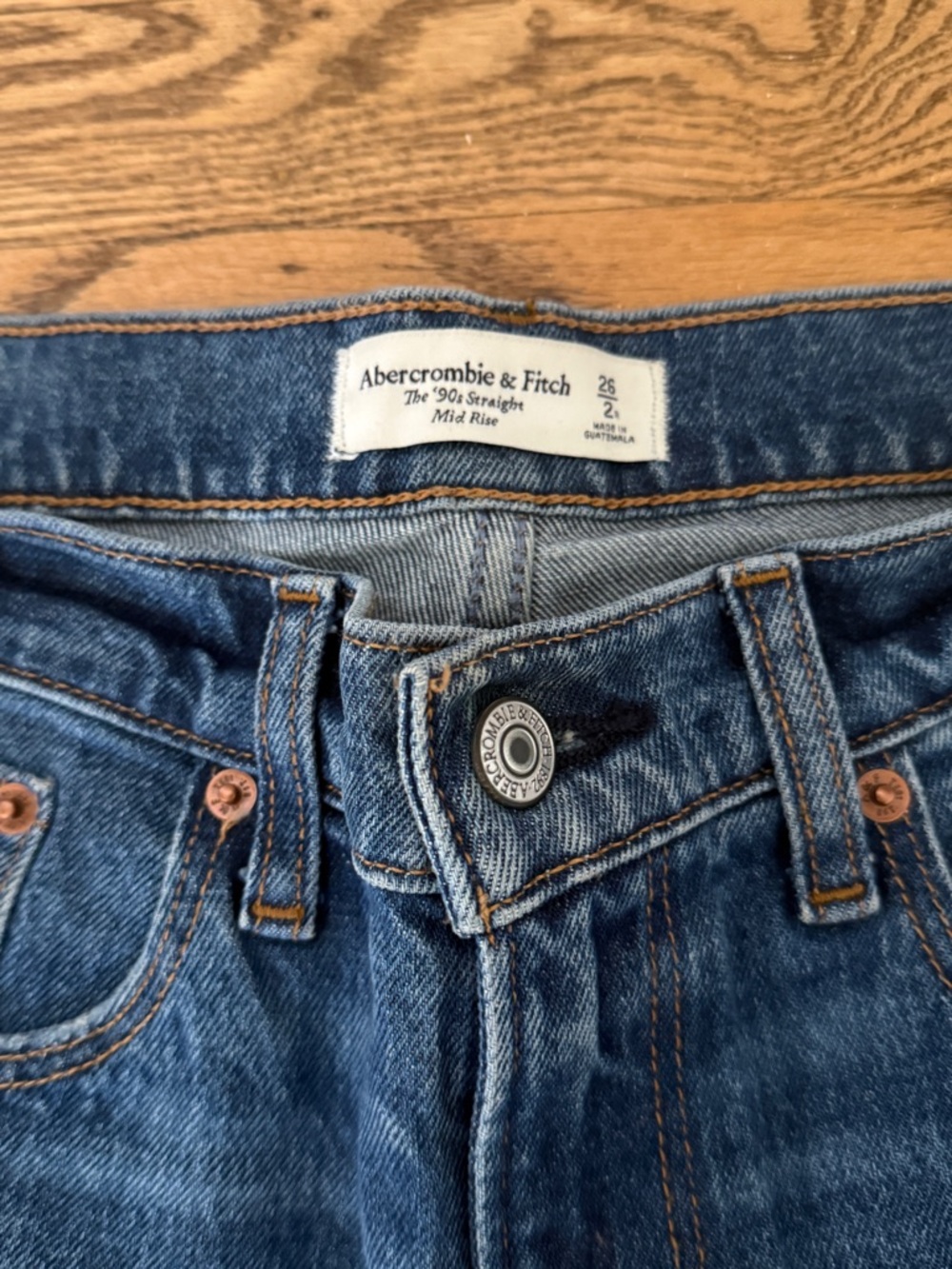Abercrombie & Fitch Blue Denim Mid Rise 90s straight 26R